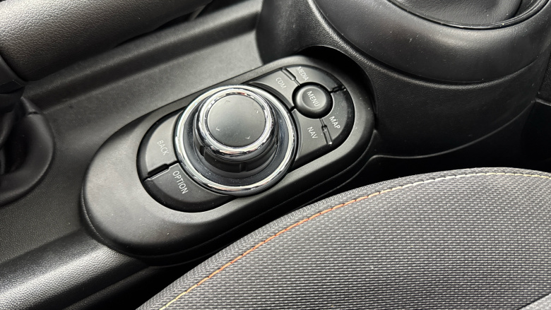 MINI Hatchback 1.5 Cooper Classic 5dr Auto Petrol Hatchback